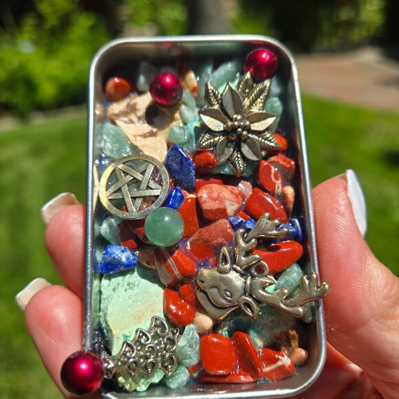 Christmas Holiday Festive Crystal Charm Magicks Tin Home Decor - Picture 4 of 5